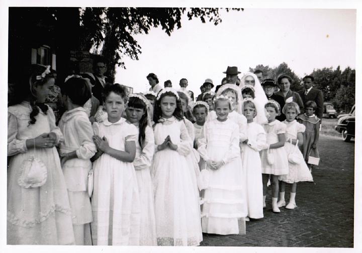 1959 ontvangst missiekruis in Elsendorp-2.jpg
